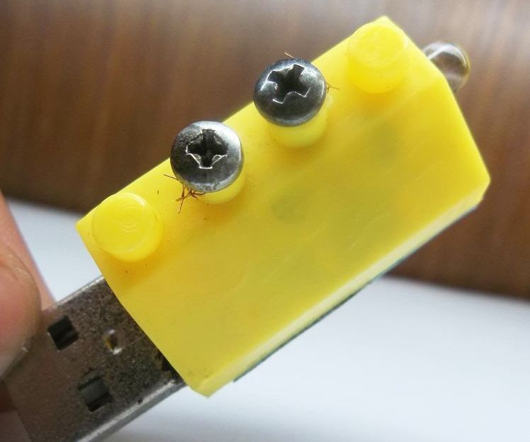 Mini Speaker Tester Using Cheap Chip (Unique Sound!)