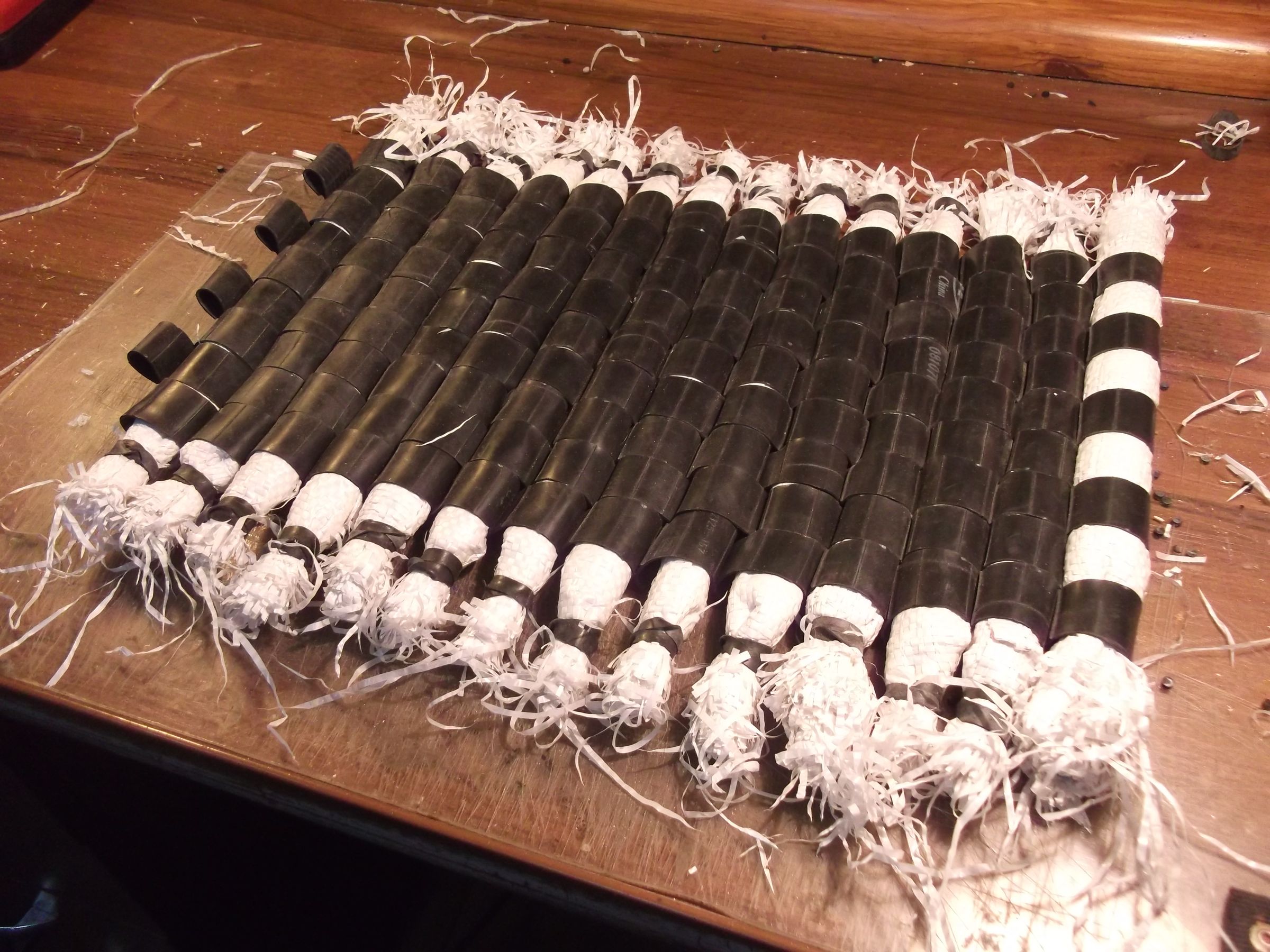 Inner Tubes + Plastic Bags Woven Rug #1 : 14 Steps (with Pictures ...