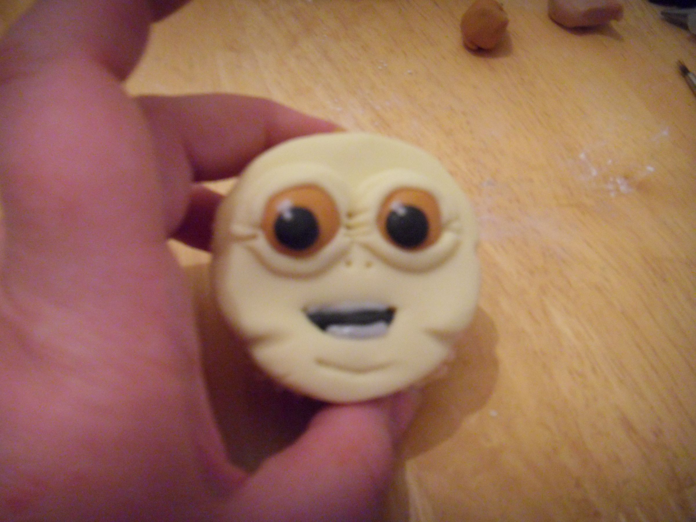 Easy Labyrinth Inspired Character Cupcakes 4 Steps Instructables