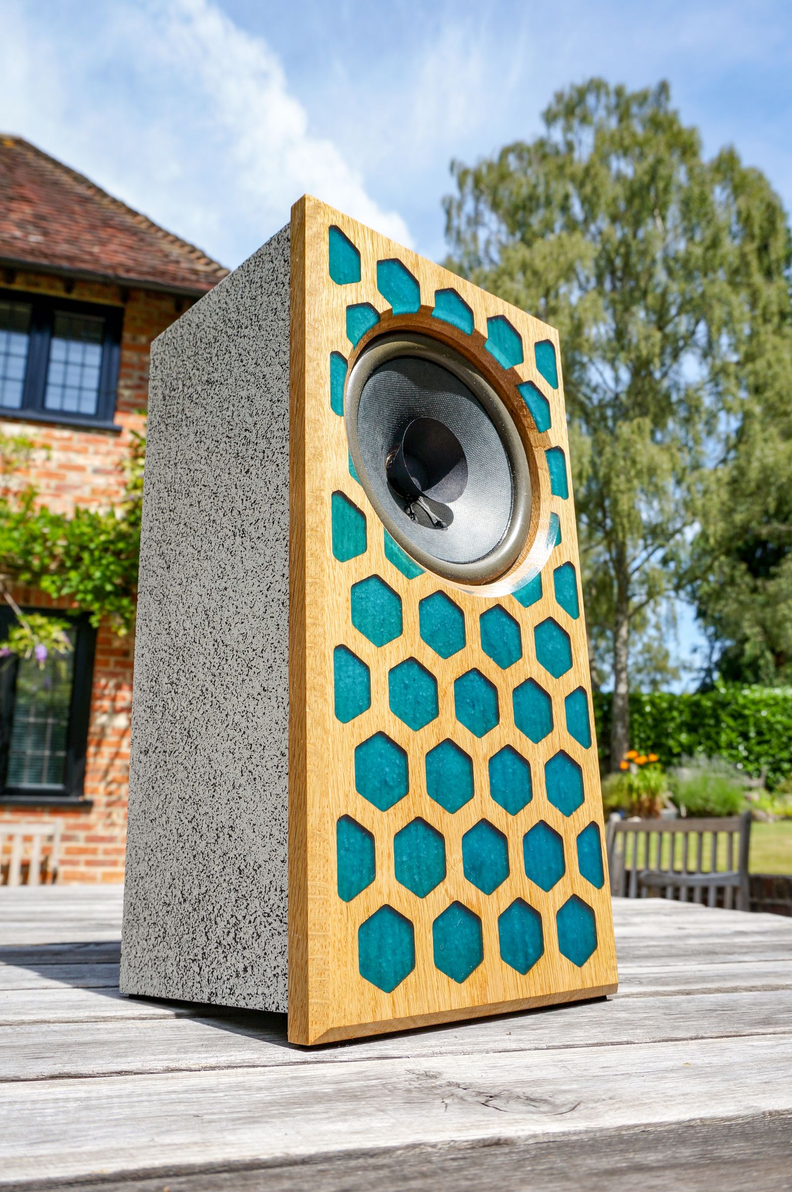 HiFi Speakers With Stone Effect 13 Steps (with