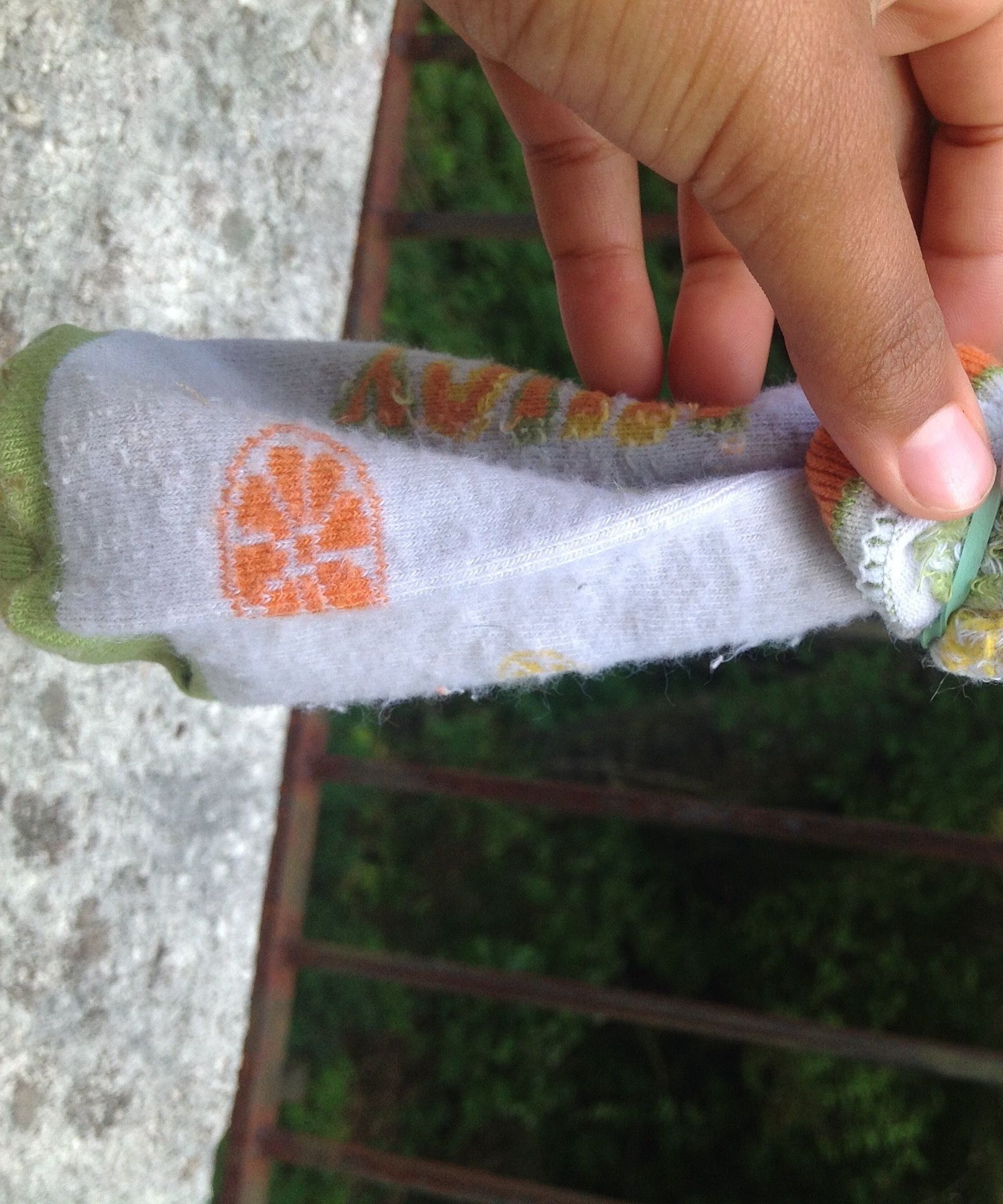 How to Make 2 Quick and Easy Cat Toys