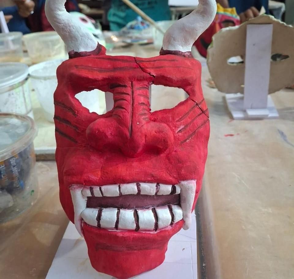 Making a Simple End Easy Mask Using Paper Clay
