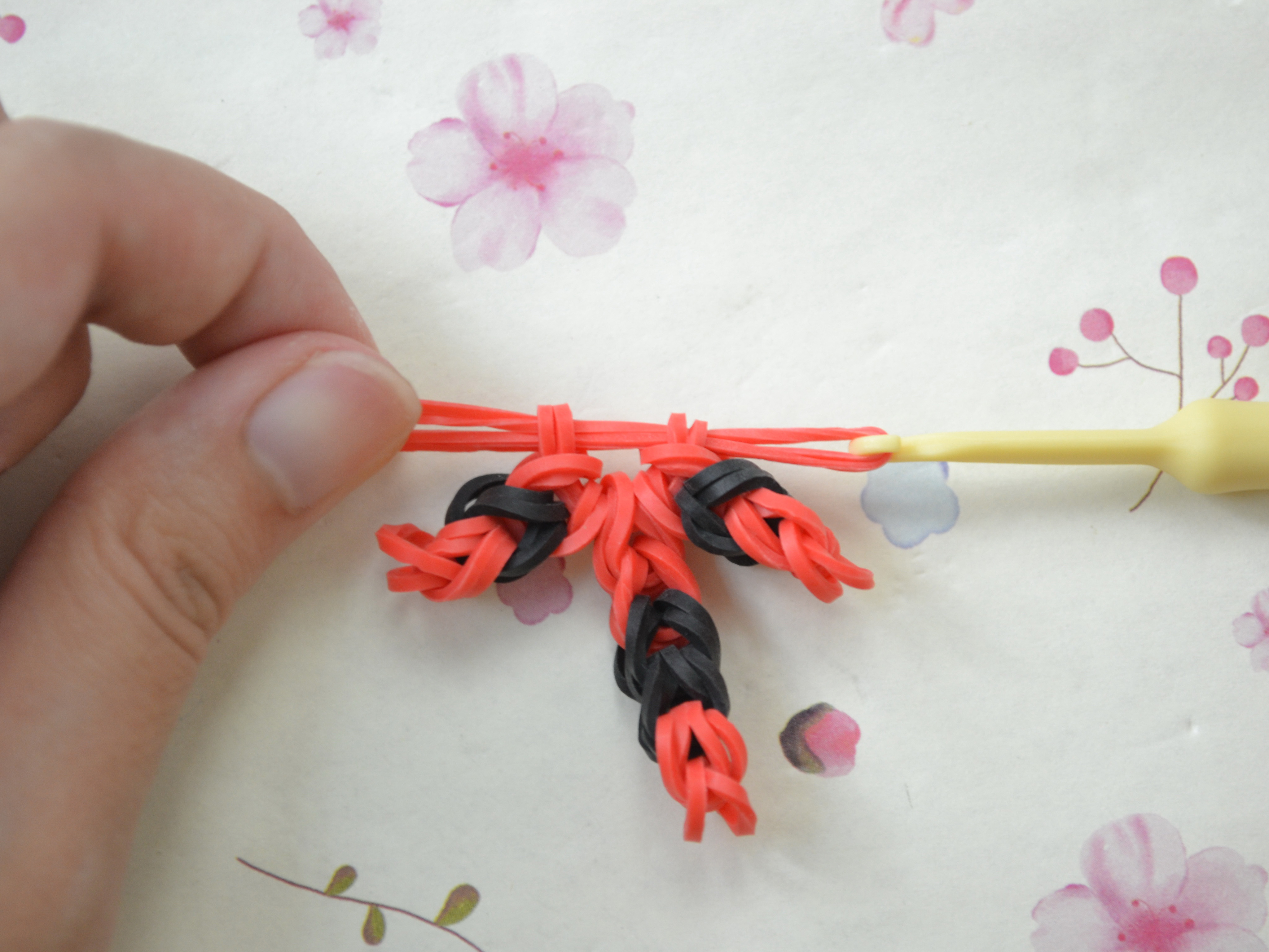 2 Steps Tutorial to Make Simple Rubber Band Cross Earrings Without a