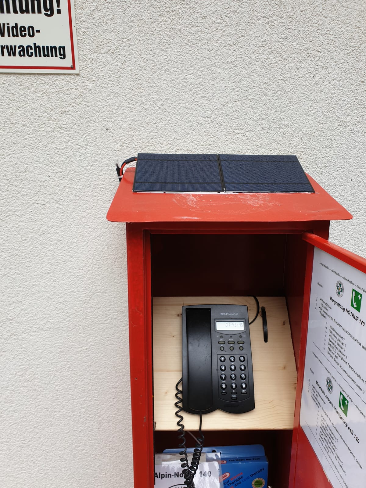 AMAZING DIY Solar Powered Outdoor LEDLamp 9 Steps Instructables
