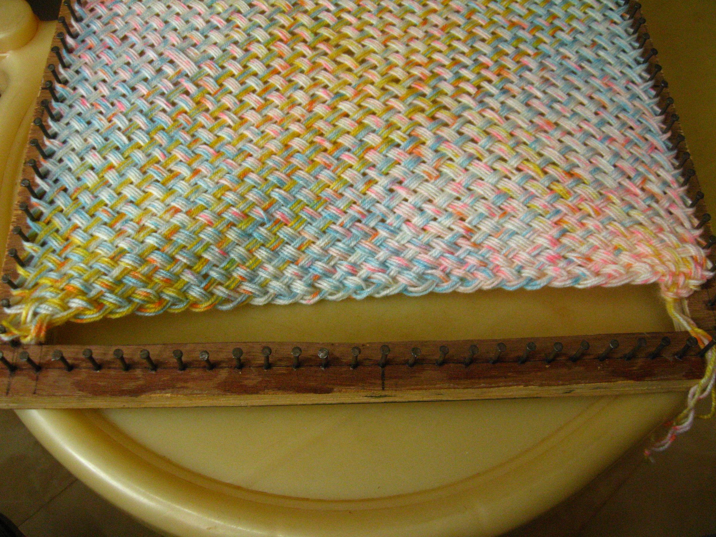 Weaving a Table Mat With Homemade Square Loom 10 Steps (with