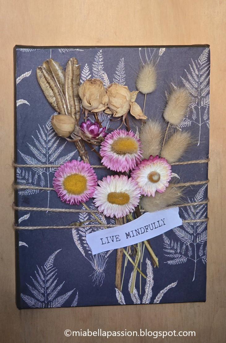 Let's DIY a Dried Flower Artwork!