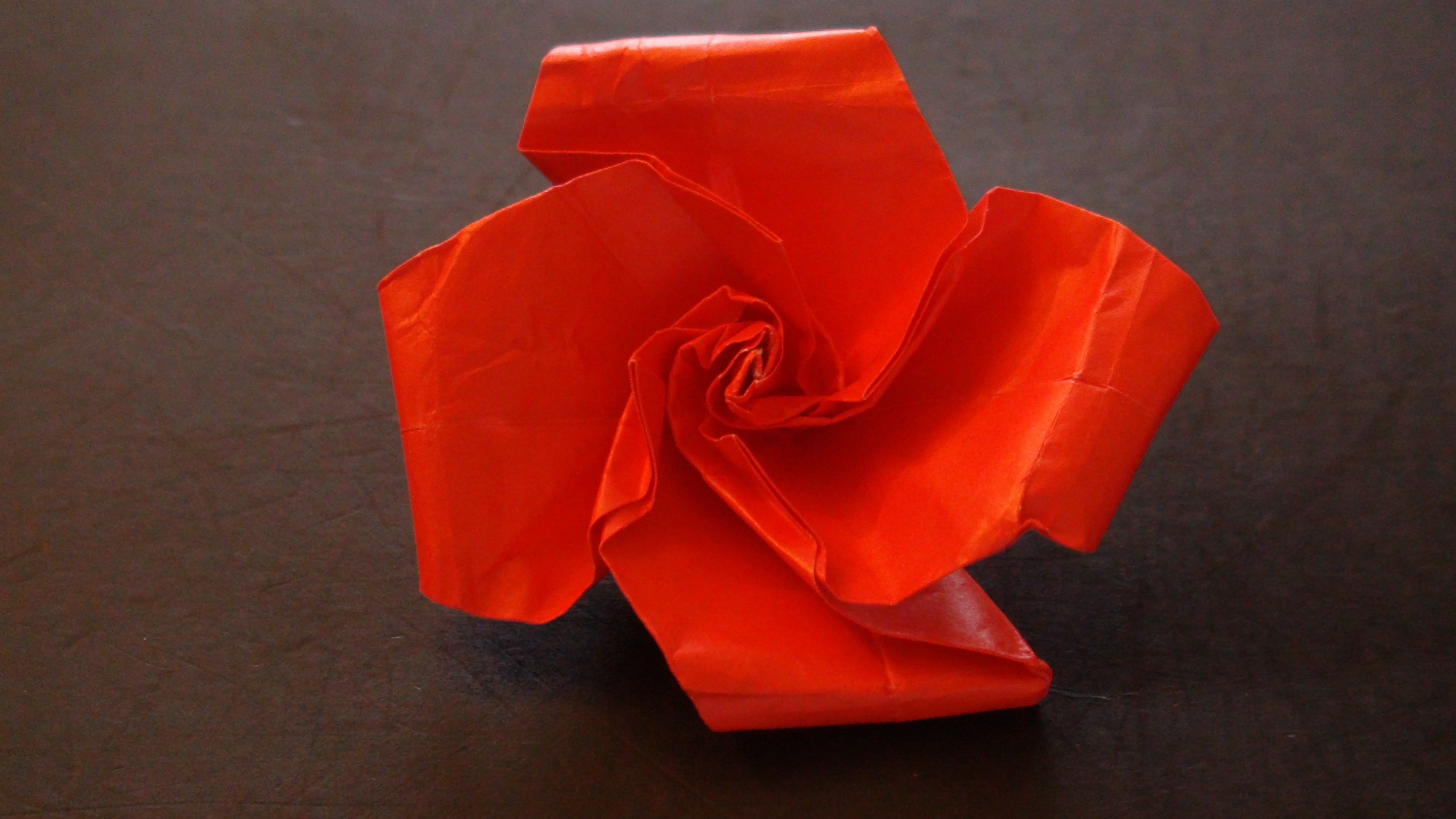 How to Make a Very Simple Origami Rose!