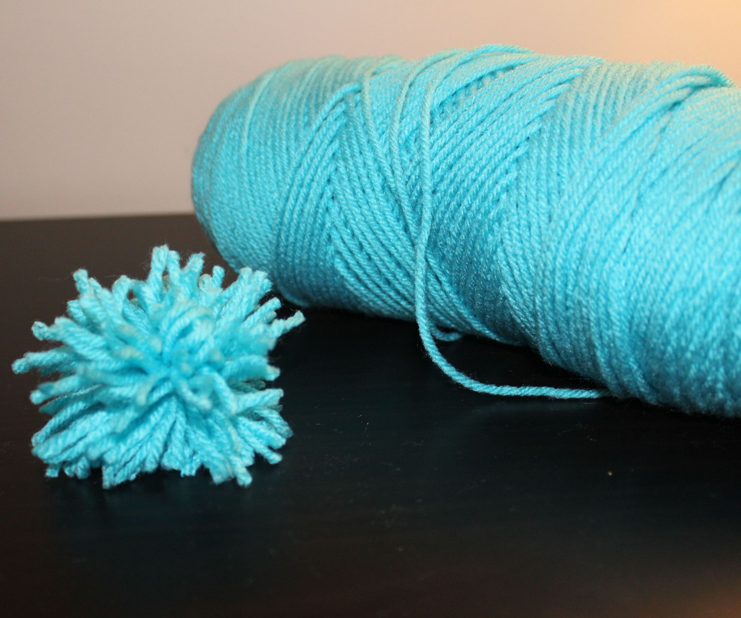 How to Make a Pom Pom Out of Yarn