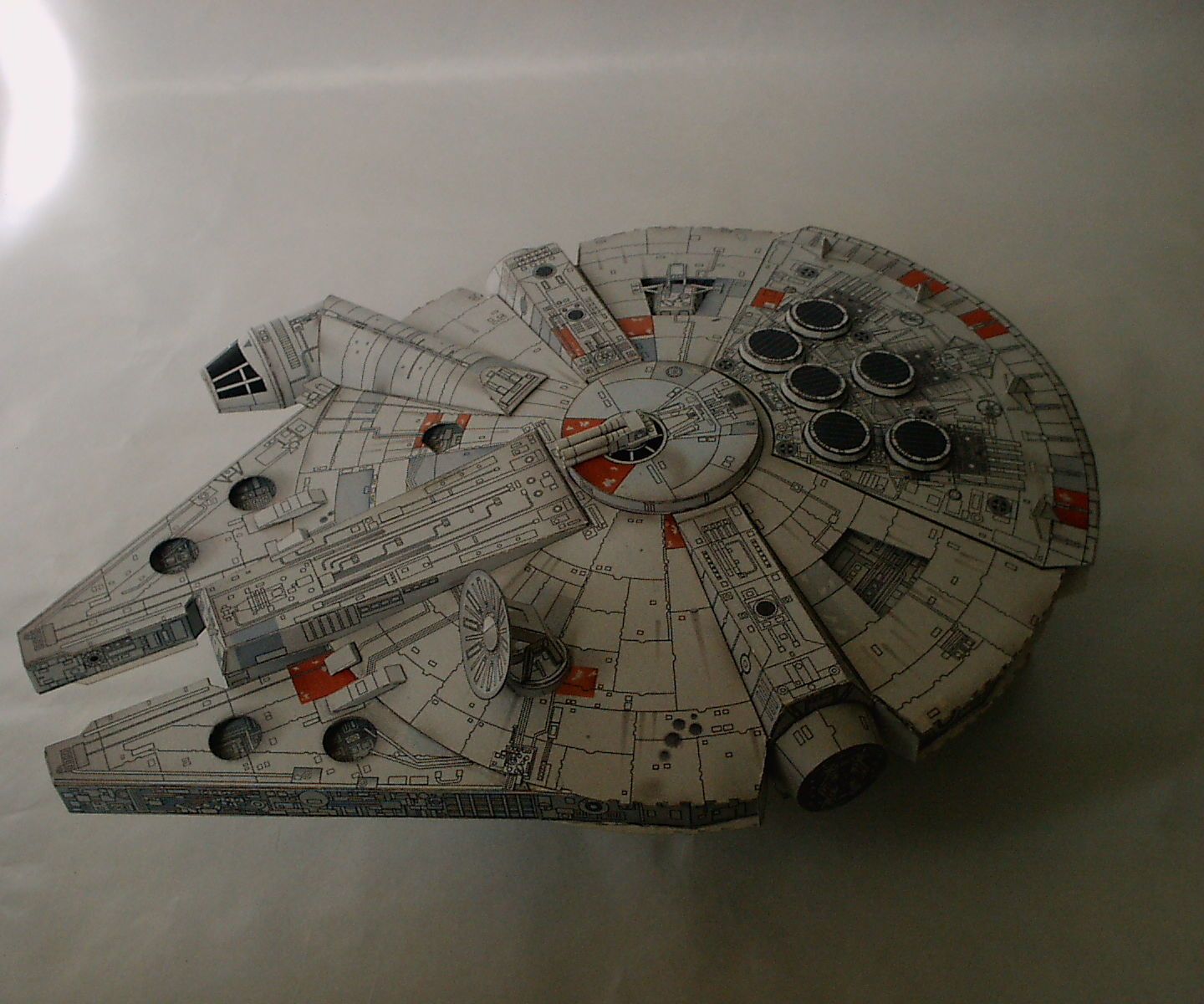 Papercraft (star wars and battlestar galactica)