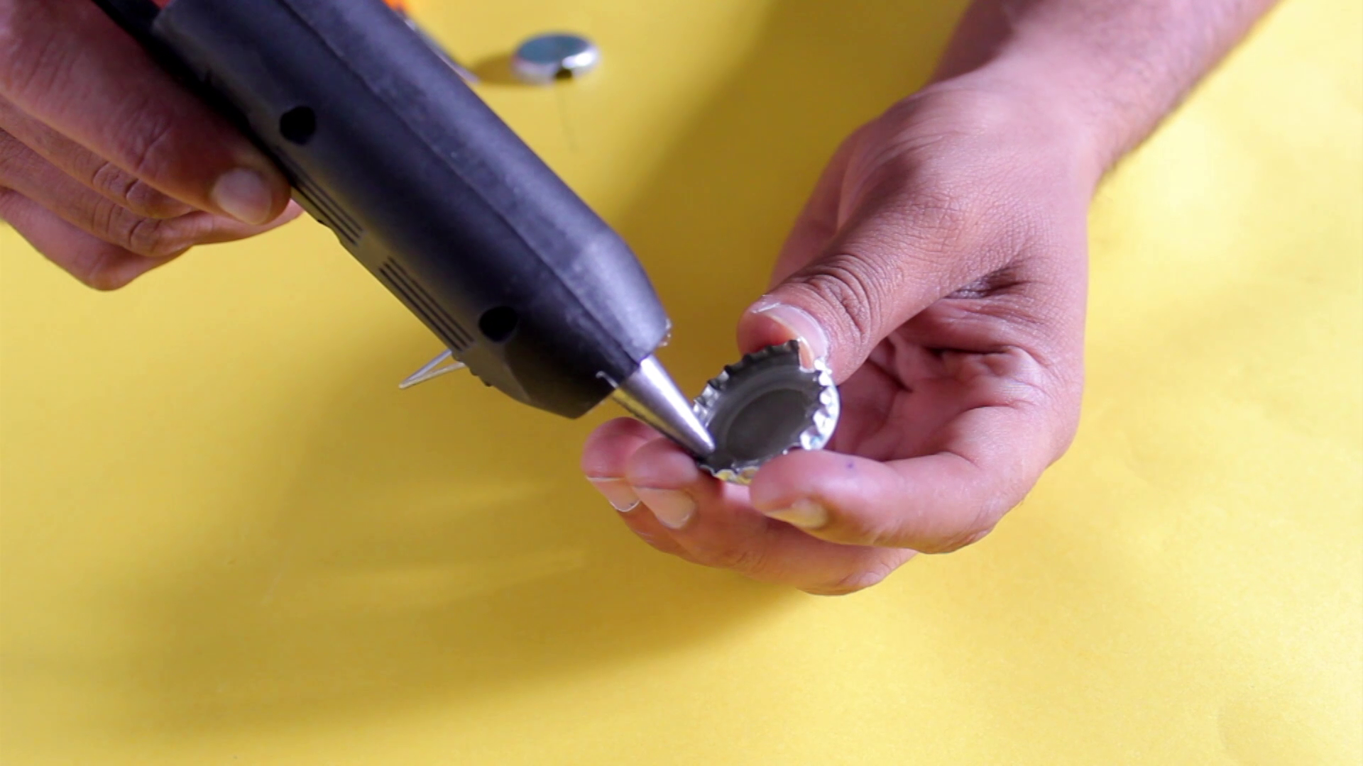 How to Make a Whistle With Cococola or Beer BottleCaps! 3 Steps