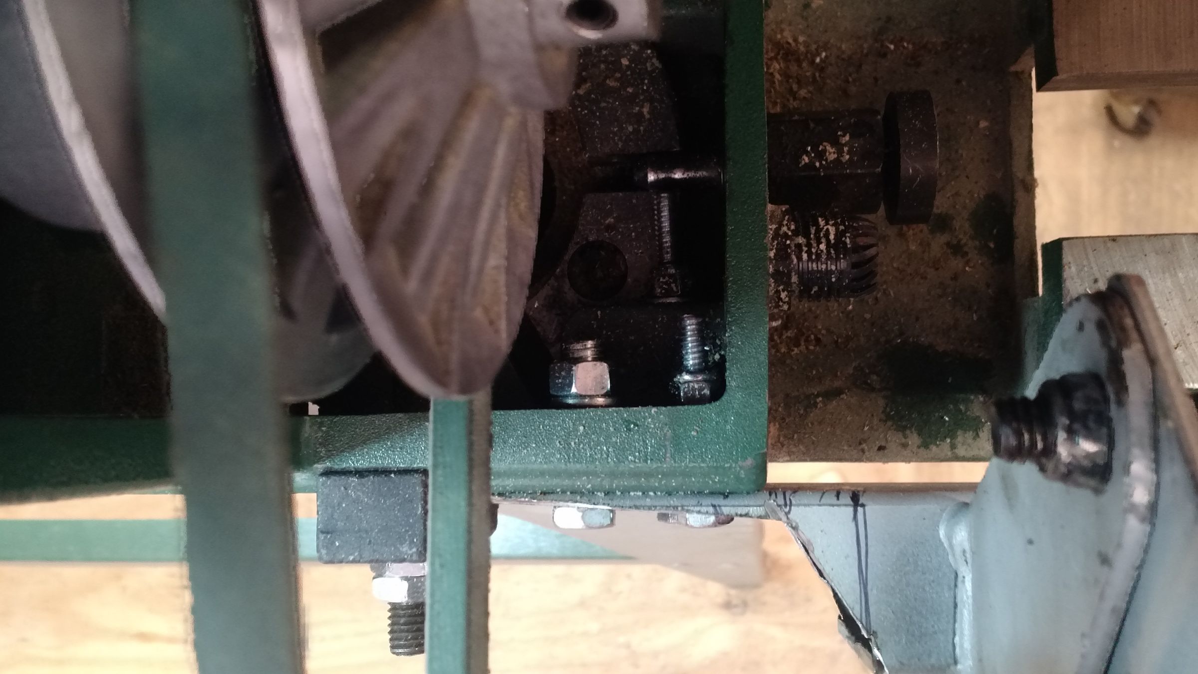 Replacing a Wood Lathe Motor With a Treadmill Motor 10 Steps (with