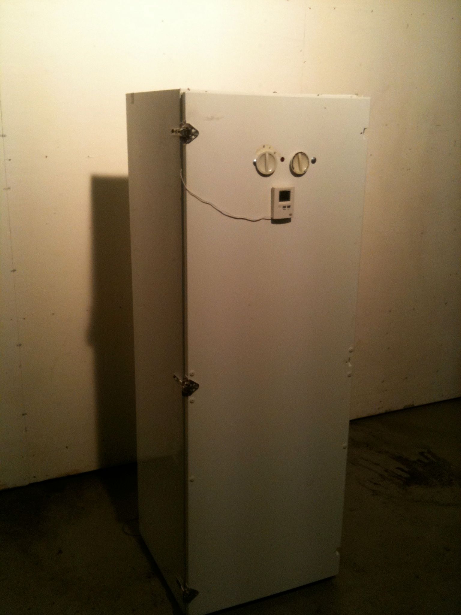 "The Jerky Making Machine" a Low Heat Meat Drying Oven 9 Steps