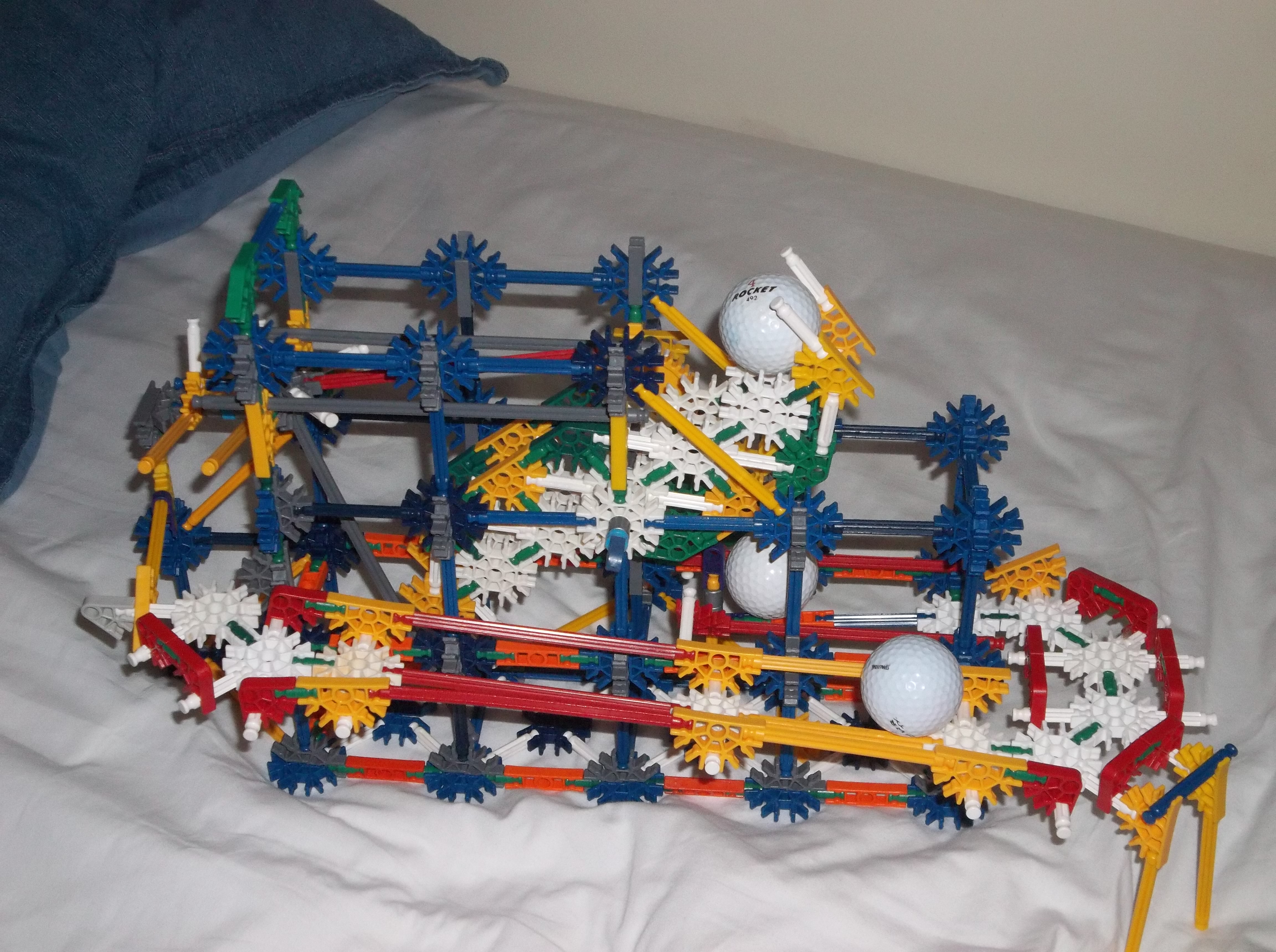 Project Pointless- Tiny Knex Ball Machine
