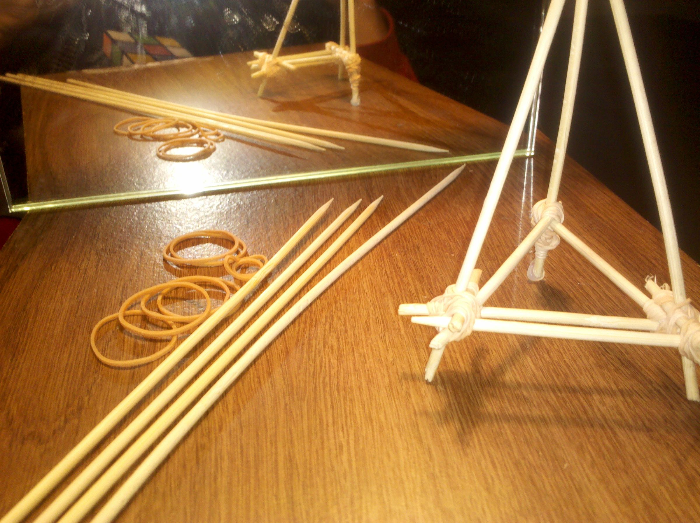 Media Skewer Stand