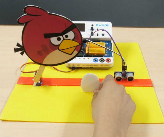 Controlling a Servo Motor Using Signal From the Ultrasonic Sensor