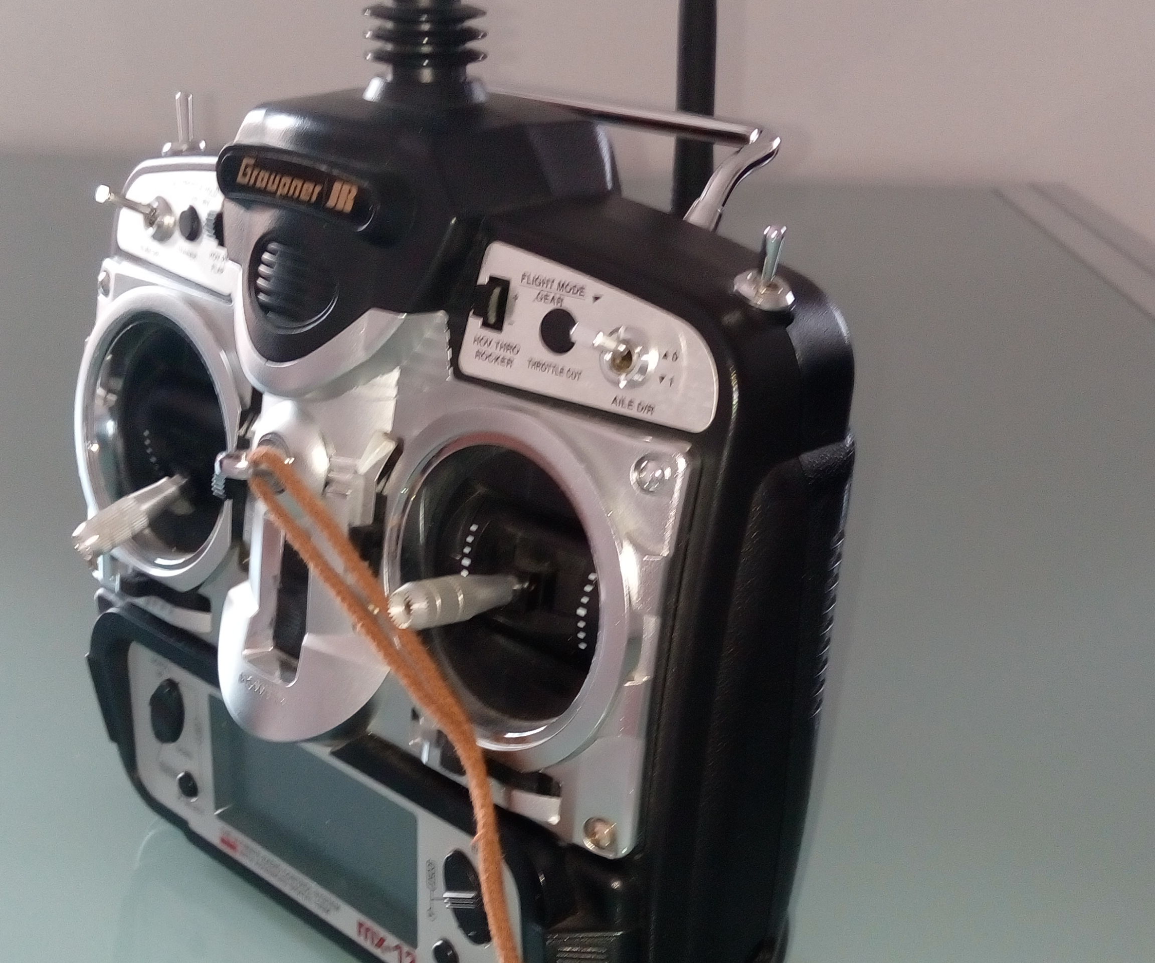 モード2 PCM9X2 72MHz TX•RX High Performance Throttle Control: Easy Conversion Kit