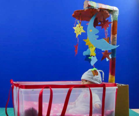 Automatic Baby Mobile Using Sound Sensor of Smartphone