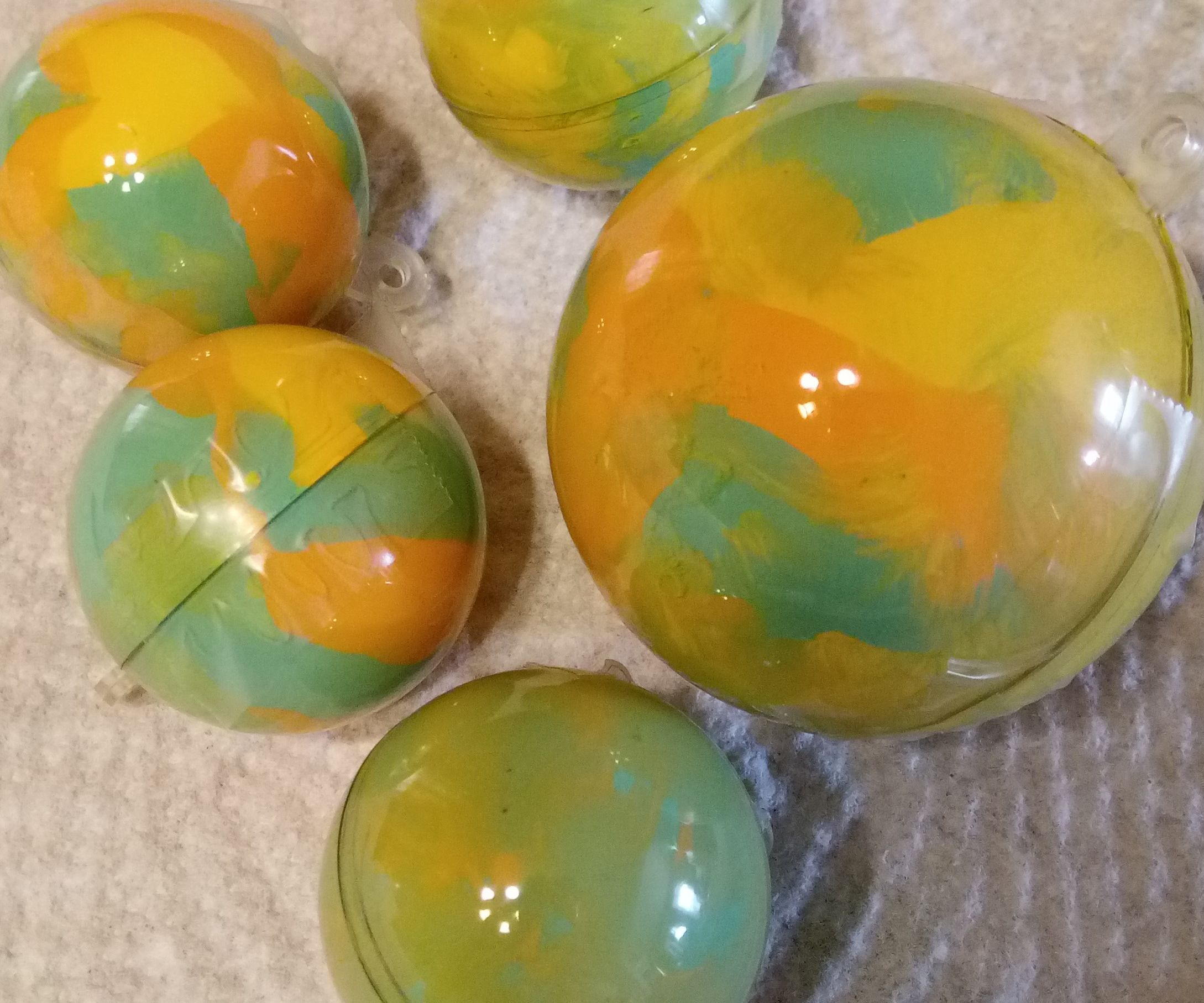 Creating Swirl Christmas Ornaments