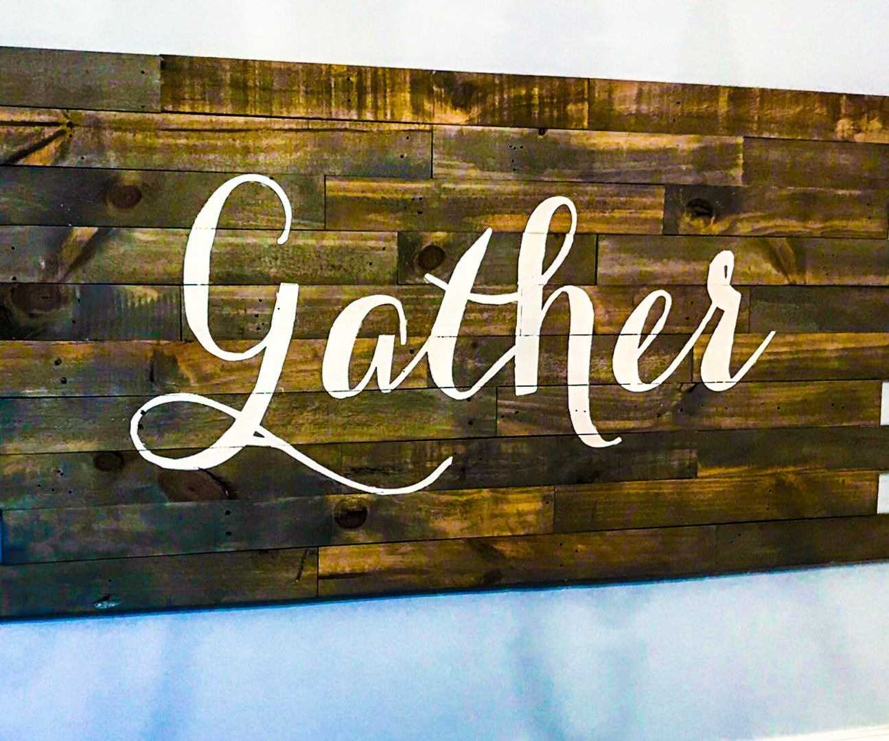 DIY Dining Room Pallet Decor