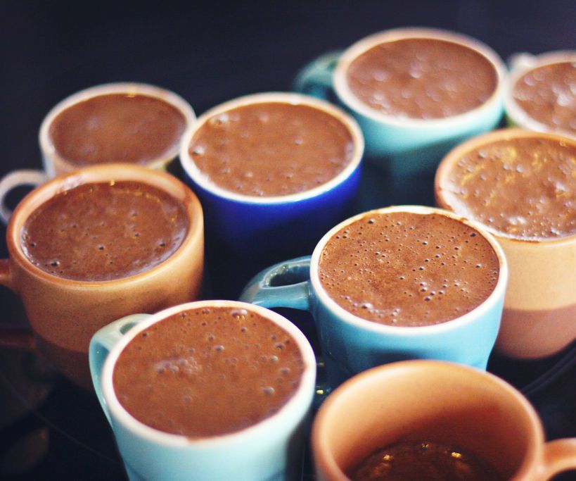 Mousse de chocolate de dos ingredientes: Un análisis de dos recetas. ¡Vámonos!