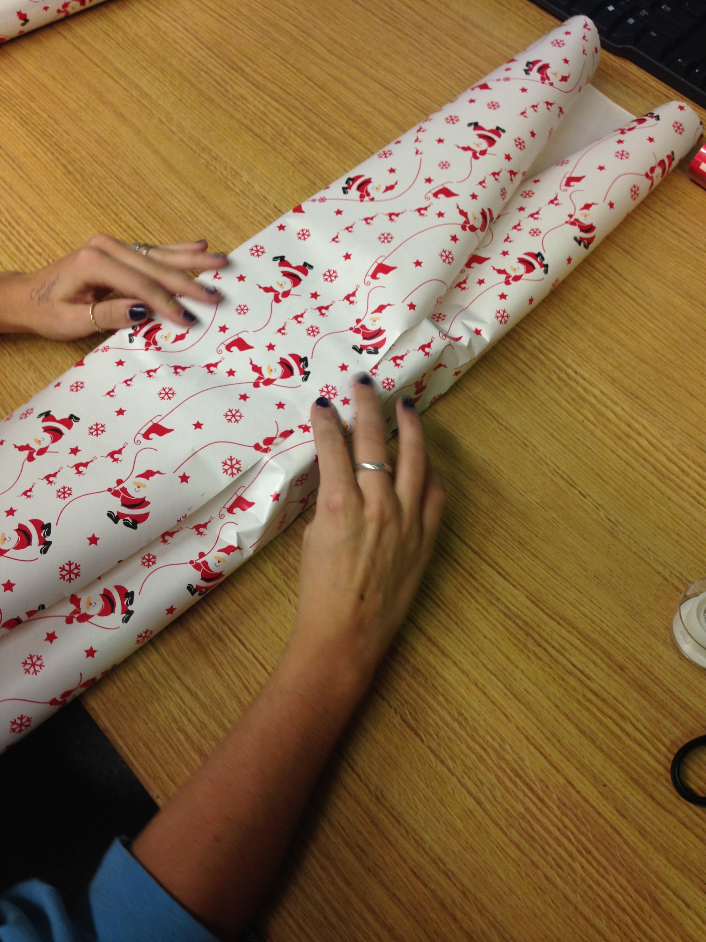 Quick Christmas Gift Wrapping With Tulle Bow 23 Steps (with Pictures