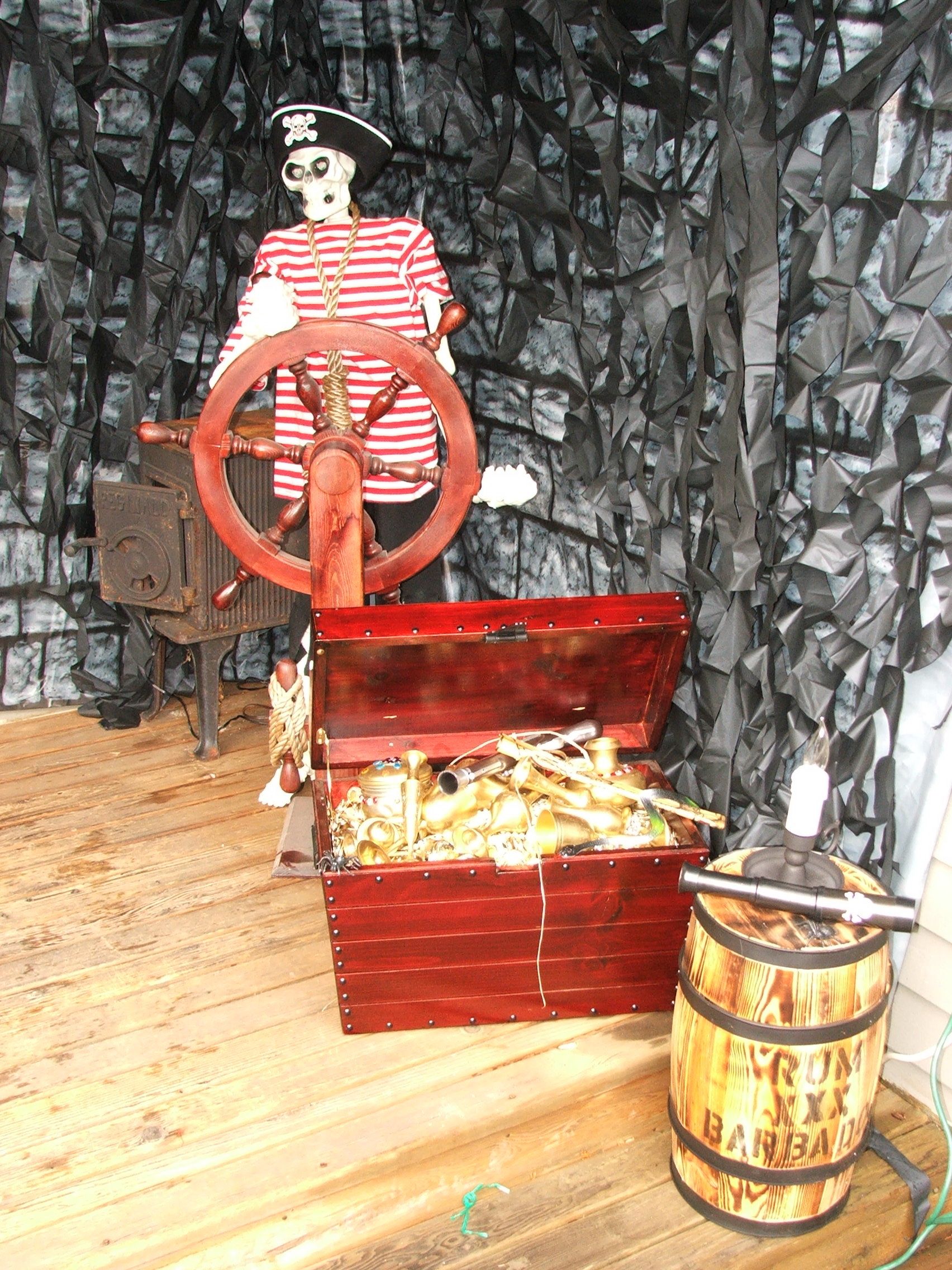 Animated Pirate Ship's Wheel