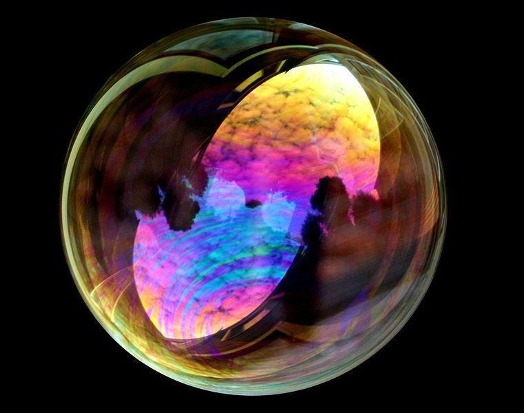 Thin Film Interference Demonstration With a Spectrometer