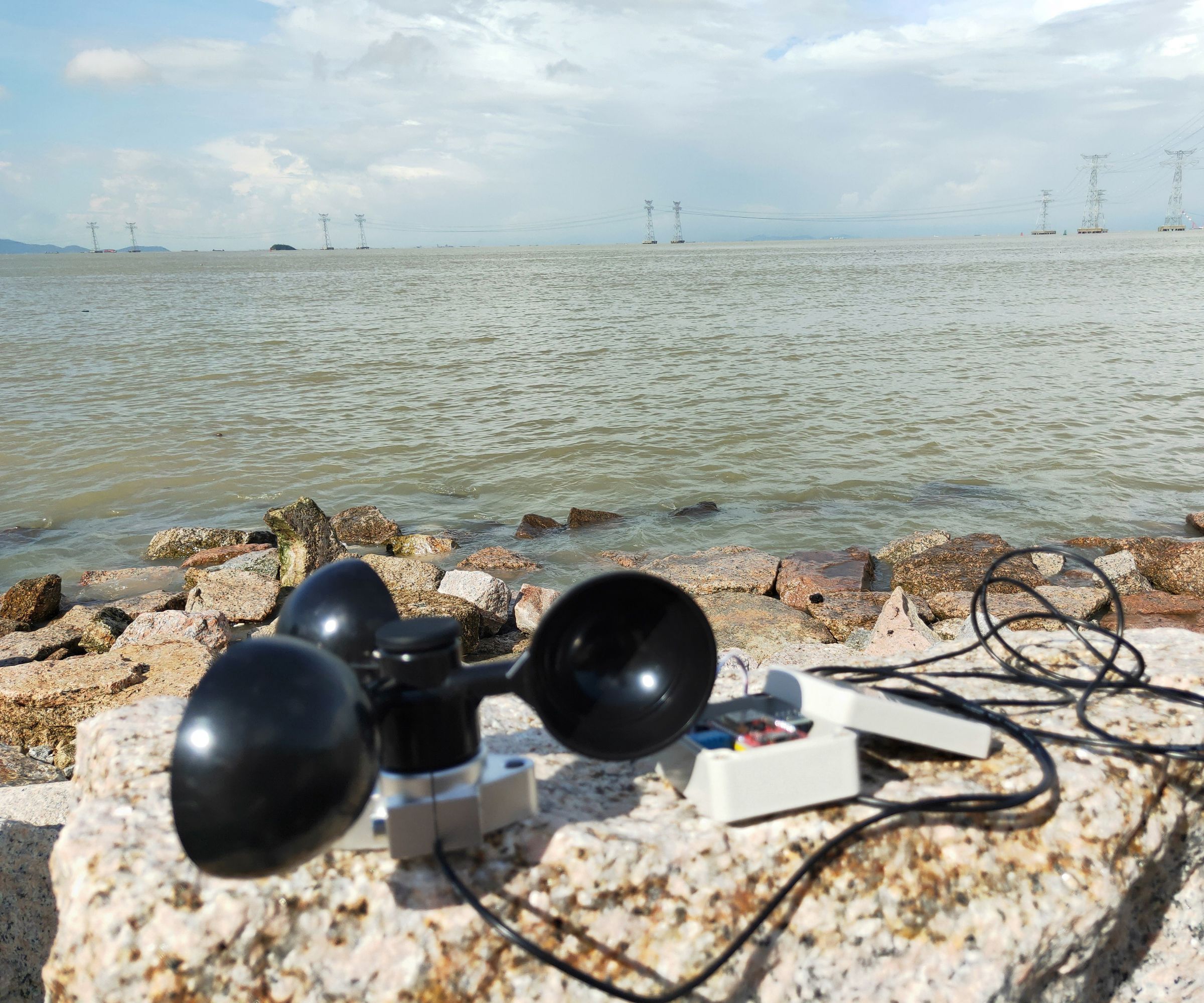 Wind Station for Windsurfing Based ON MQTT& AWS