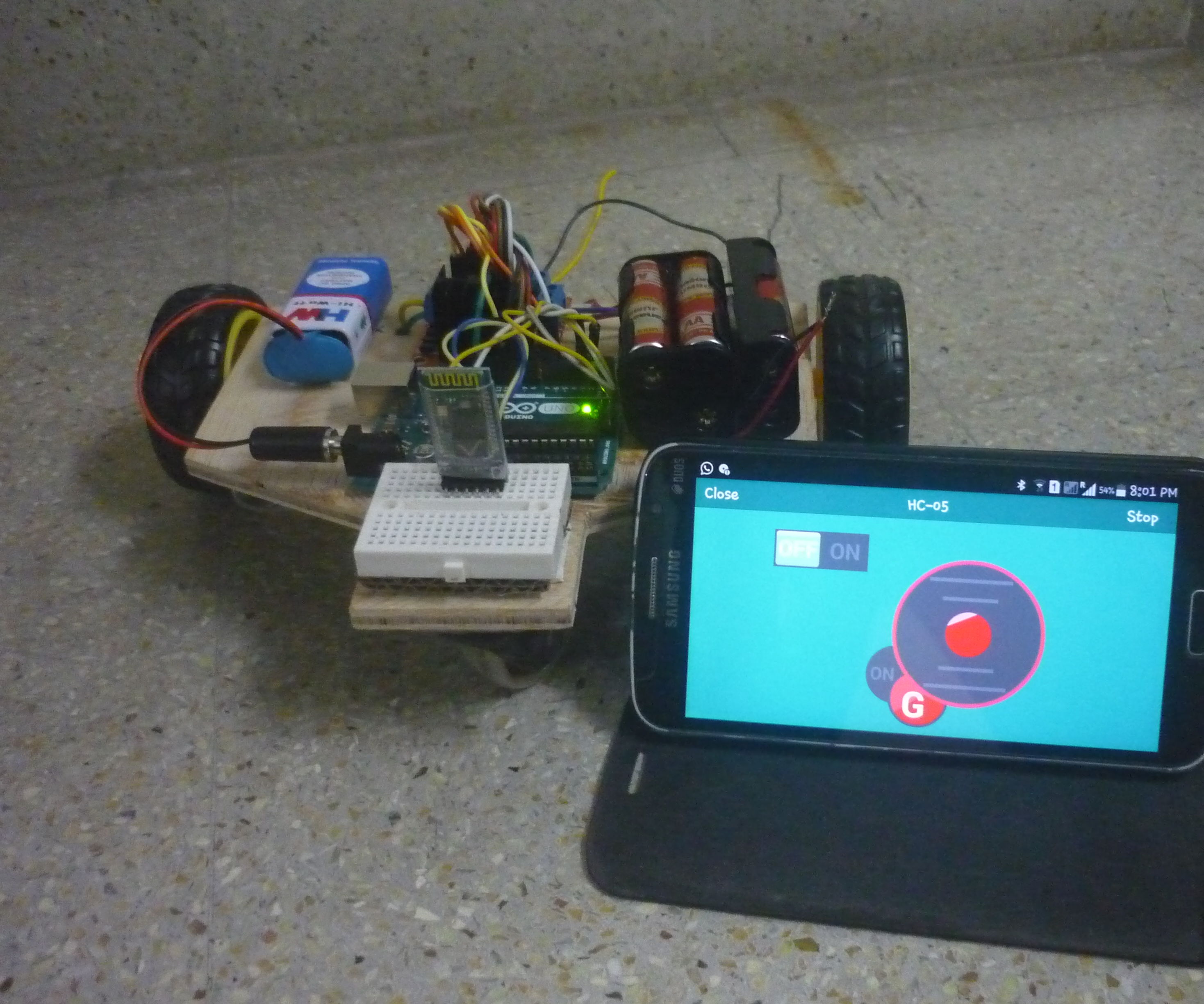  Arduino Smartphone Controlled Bluetooth Car