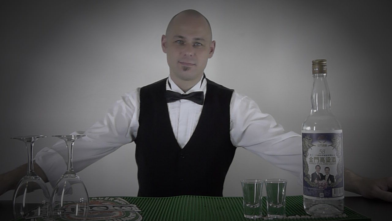 [funny] How to Act in a Bar: Bar Etiquette No-No's #7 - "Do You Know Who I Am?"