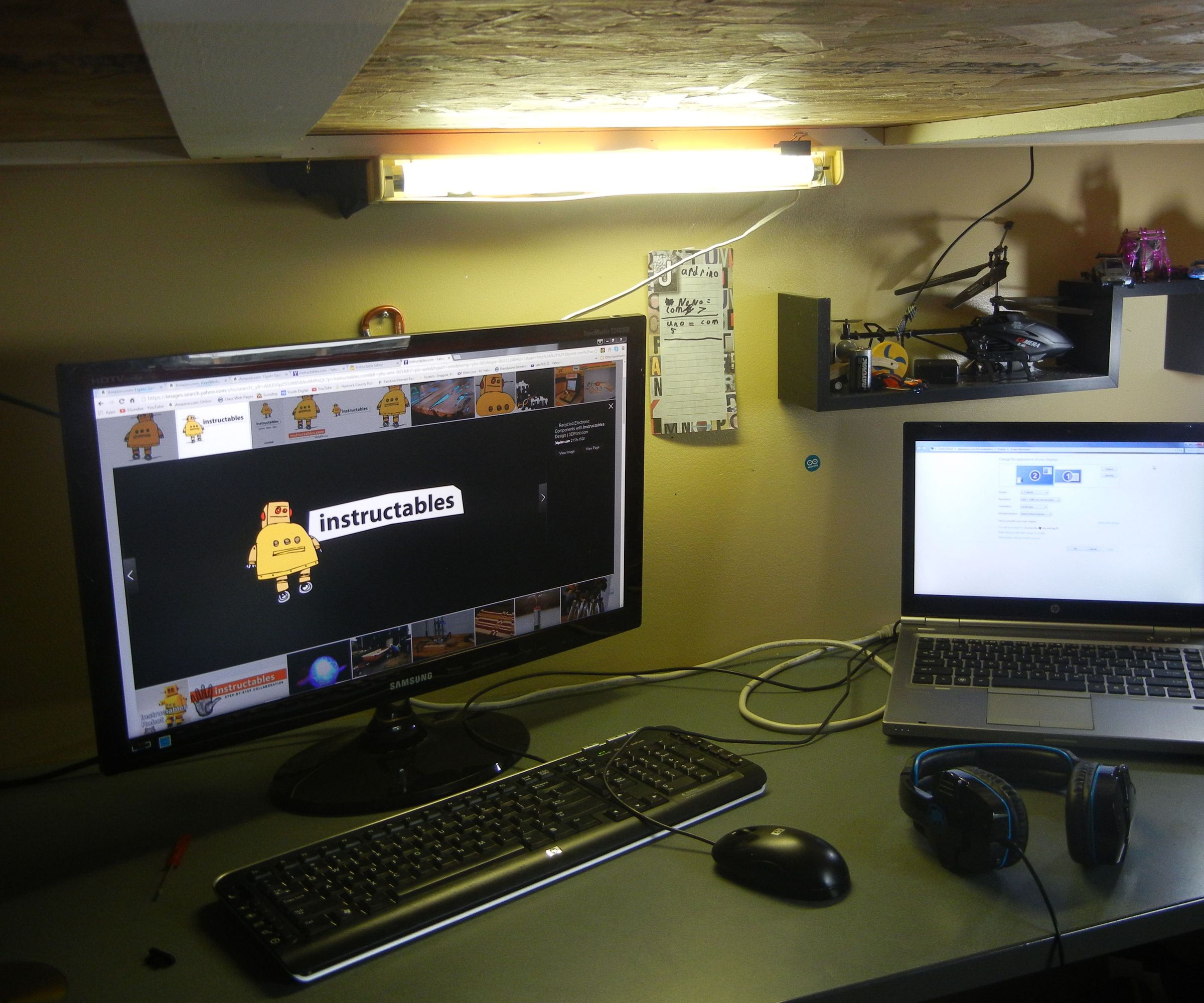 How to Set Up 2 Monitors With Laptop Using Windows 7.