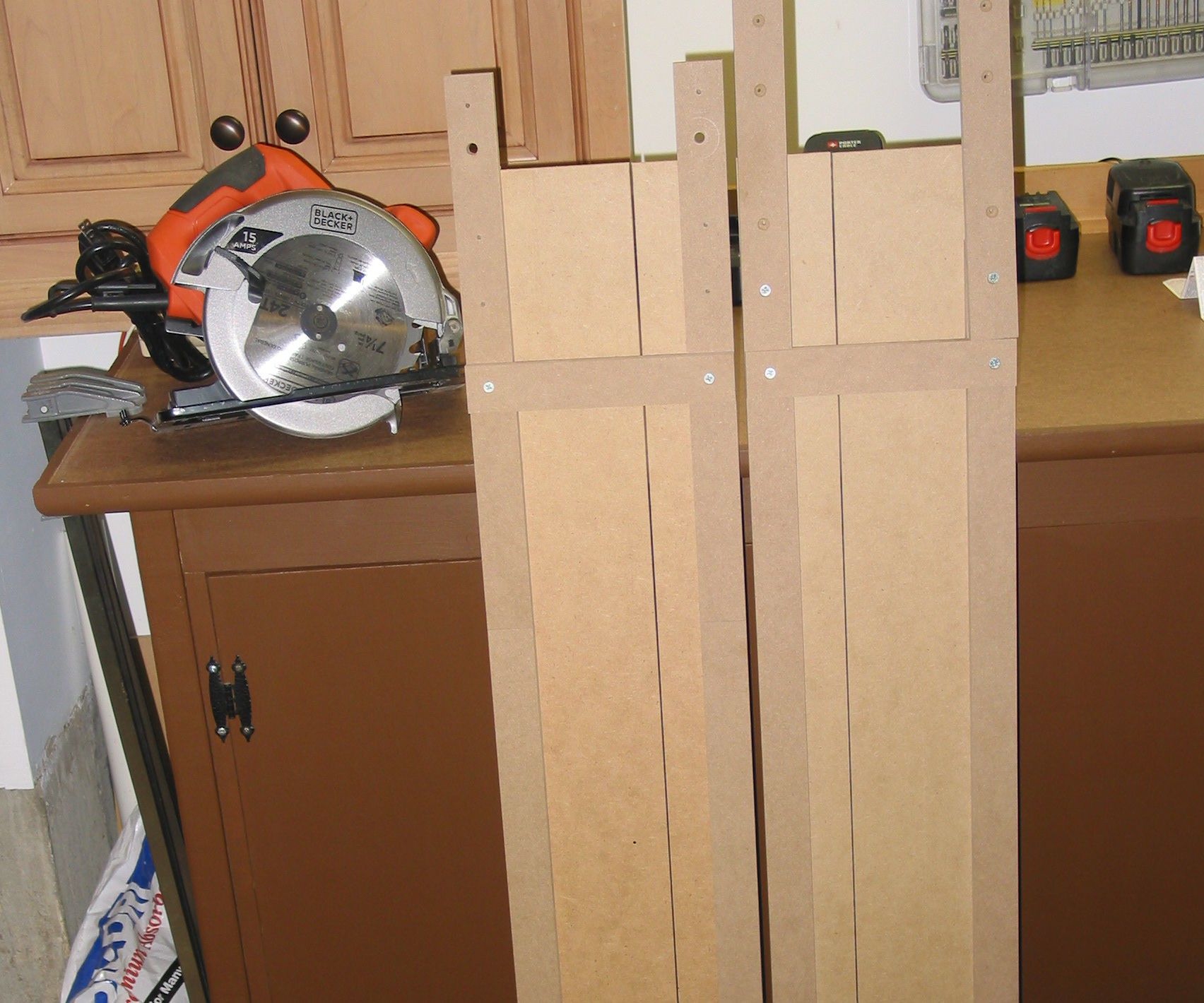 Get Cleaner, Better Cuts With This Circular Saw Tracking Guide