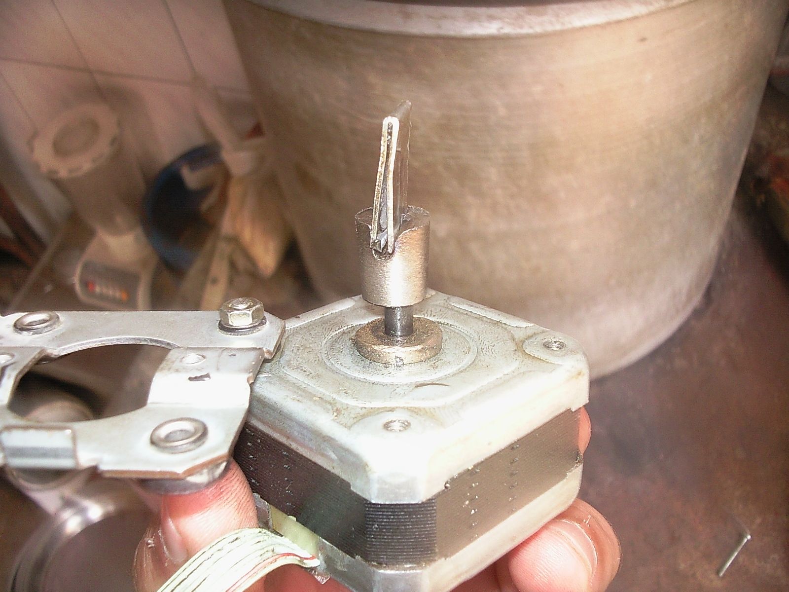 Using a stepper motor as automtive speed sensor