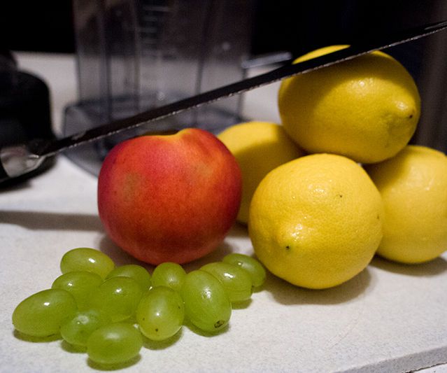 Delicious Peach-Lemonade