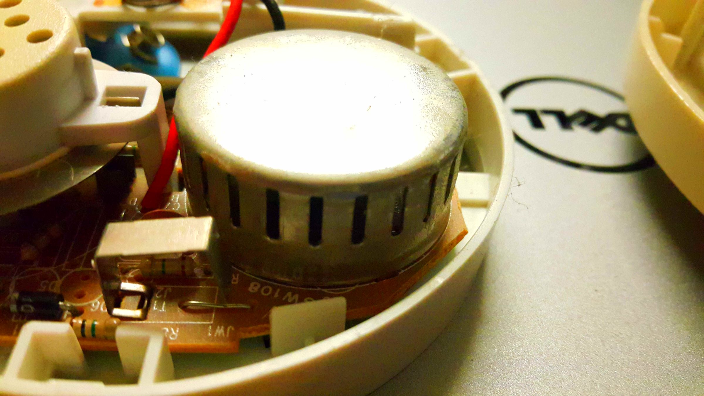 Inspection of an Expired Smoke Detector. 6 Steps Instructables