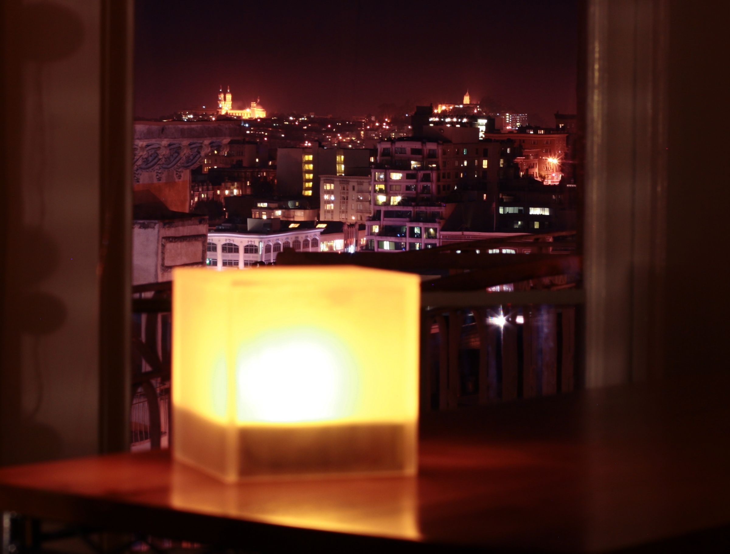 Twitter Mood Light - the World's Mood in a Box