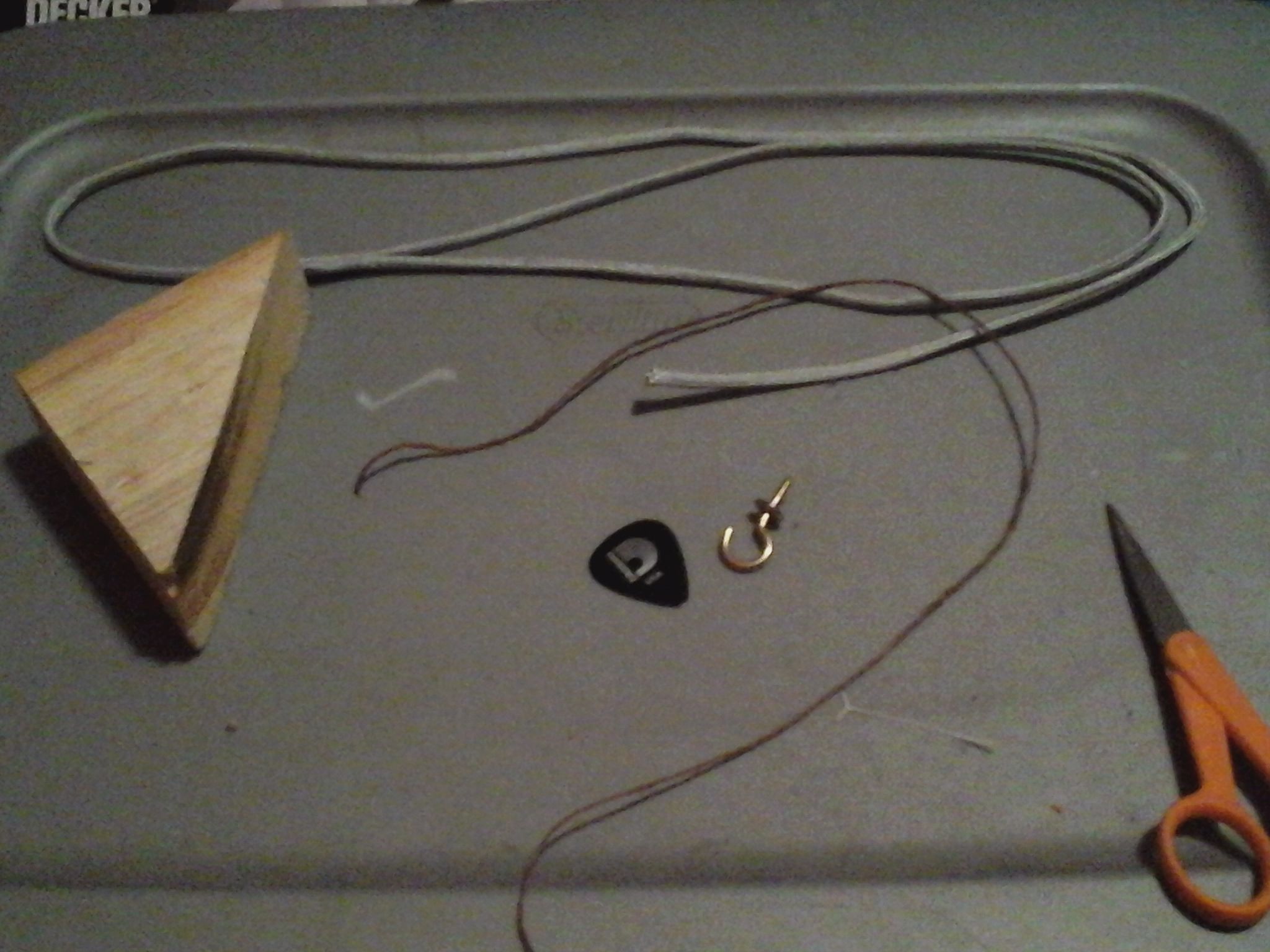 Guitar Pick Mod(Stop the Pick From Falling Into the Guitar)