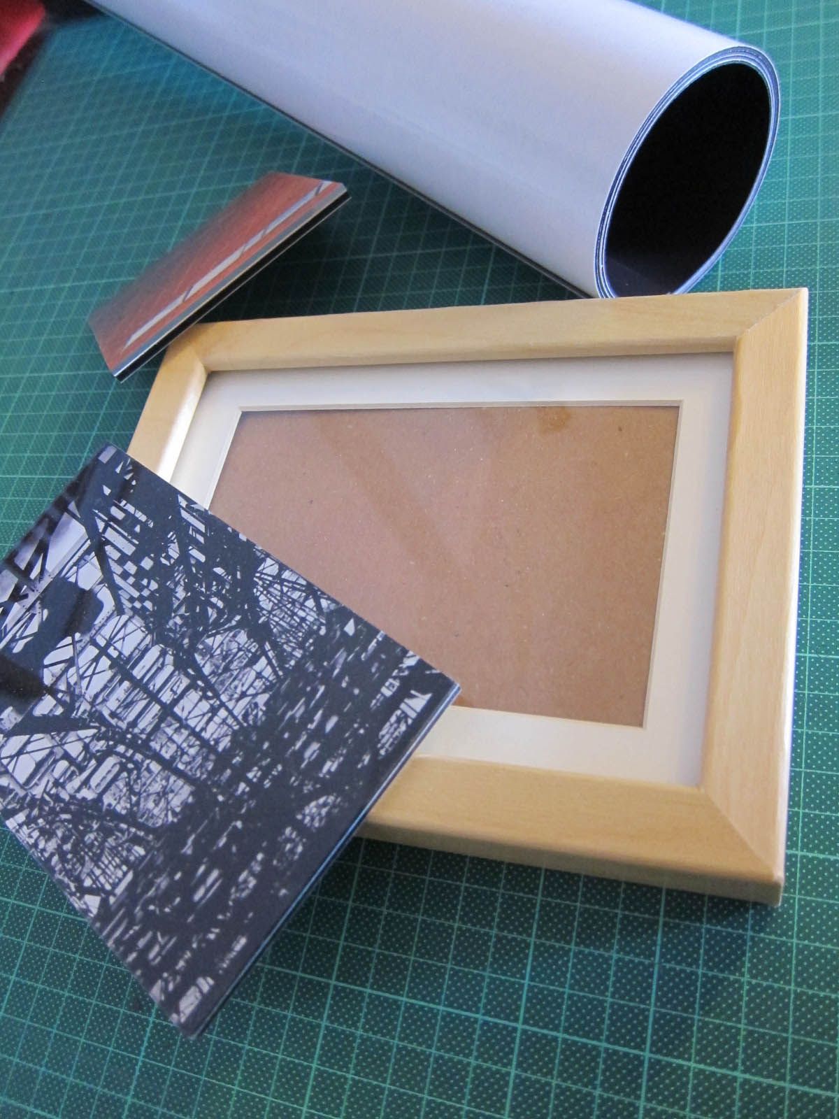 Magnetic Frame for Dibond Mounted Pictures