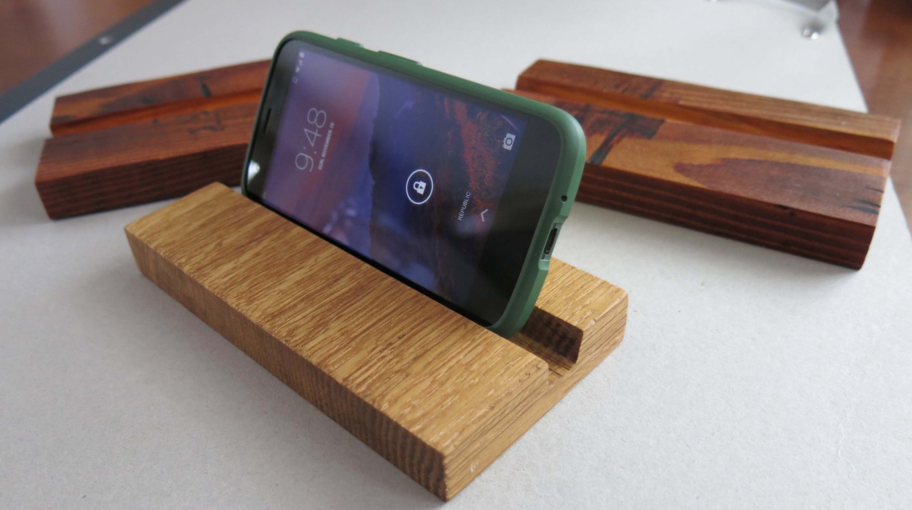 DIY Wooden Phone Stand