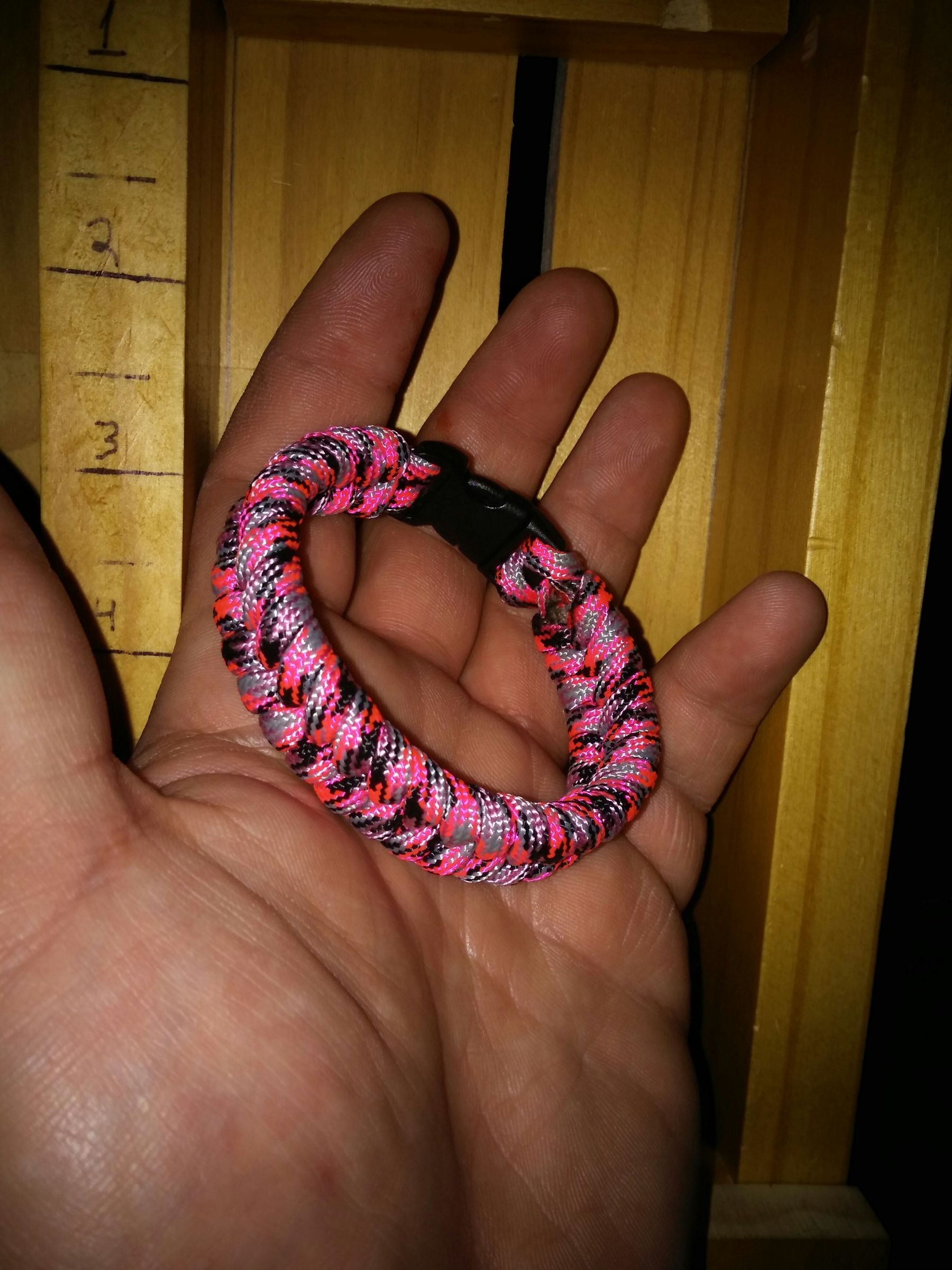 Fish Tail Paracord Bracelet