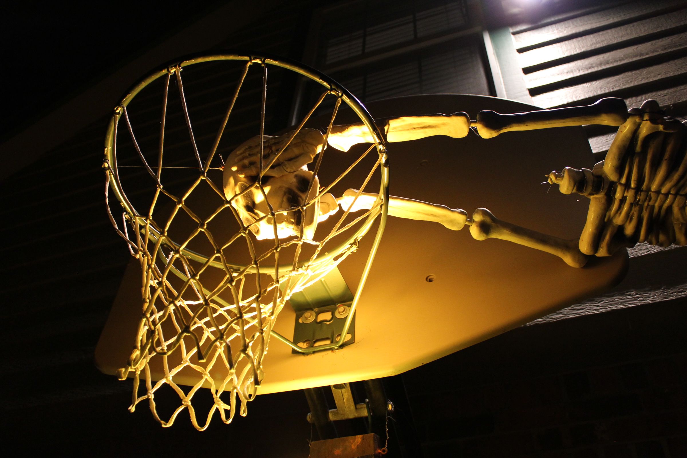 Two Halloween Projects - Skeleton Slam Dunking Head & 6-Foot Tall Witch Pointing to Front Door