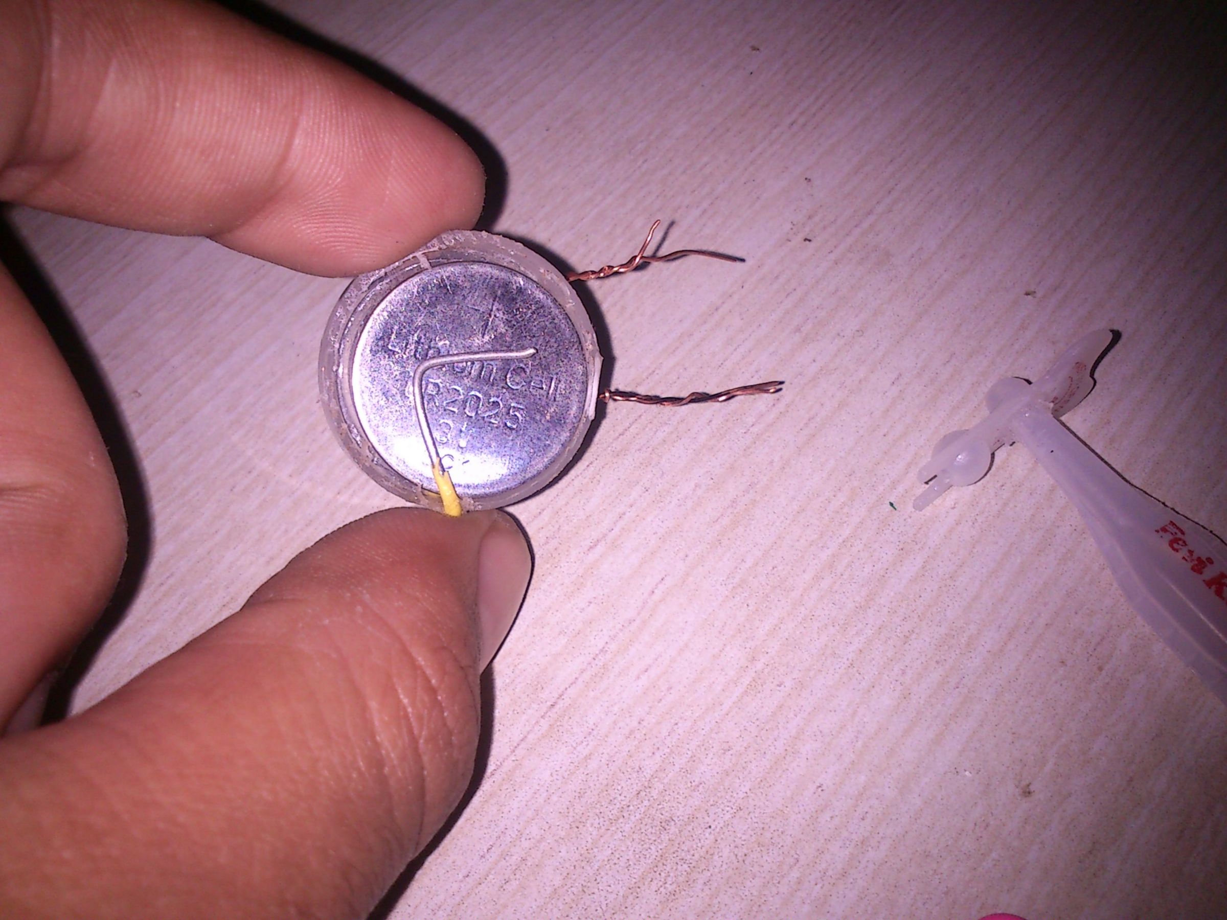 TWO Easy Ways to Make a Coin Cell Battery Holder. 4 Steps Instructables