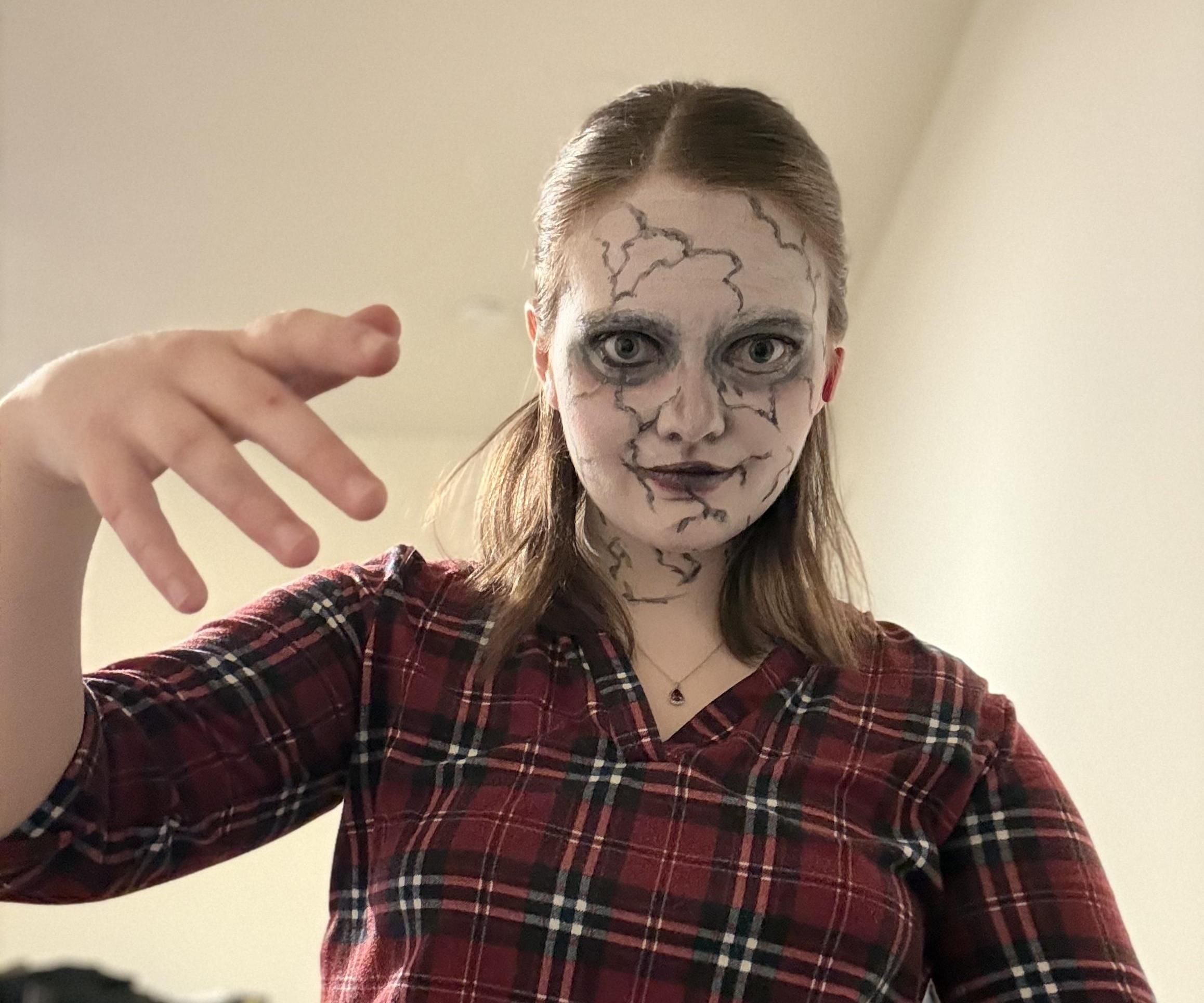 Easy CREEPY Last Minute Doll Makeup