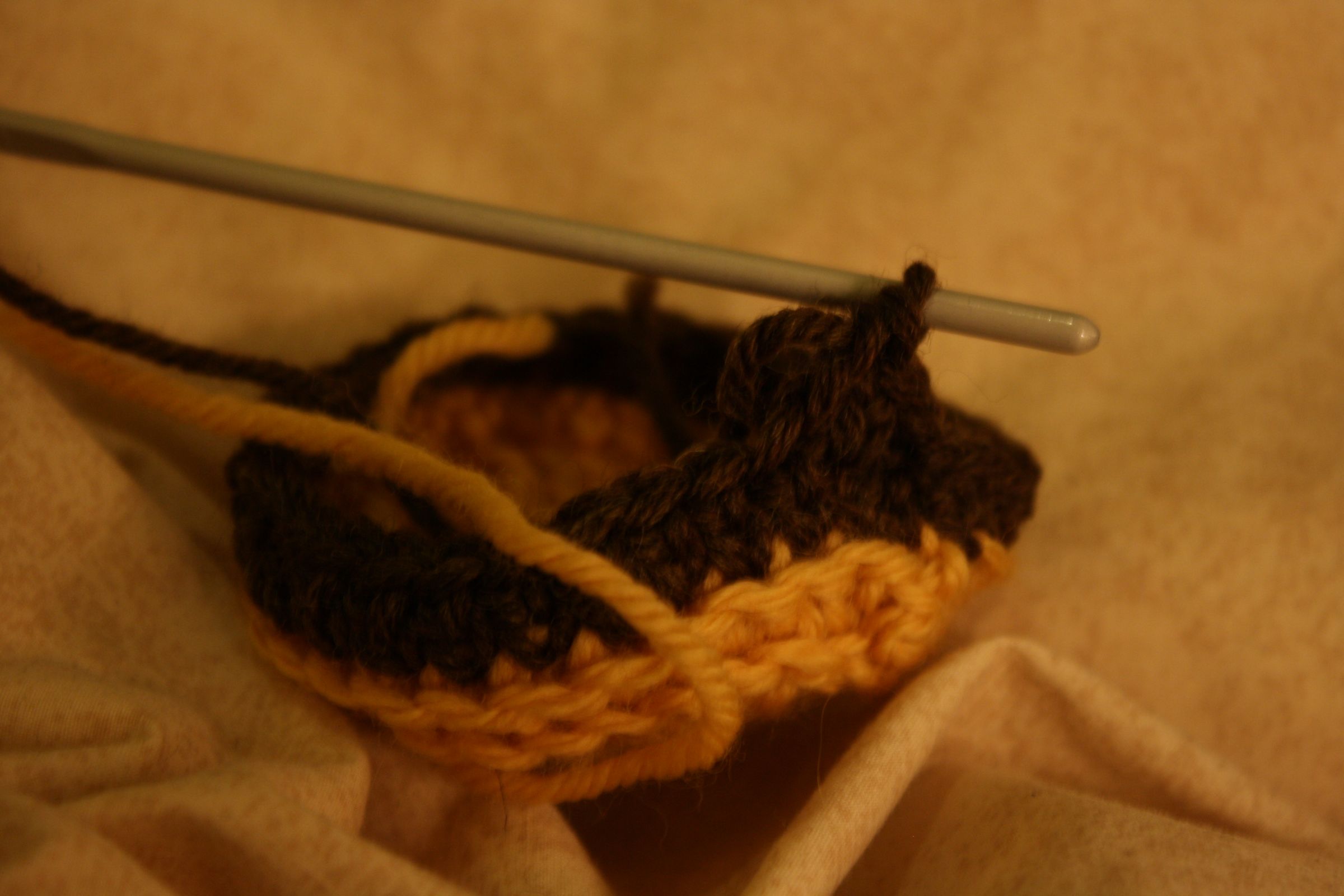 How to Build a Hamburger Trinket Box With Yarn! 6 Steps Instructables