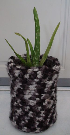 Easy Crochet Cover for an Indoor/Outdoor Pot Plant, Vase or Jar! : 7 Steps  - Instructables