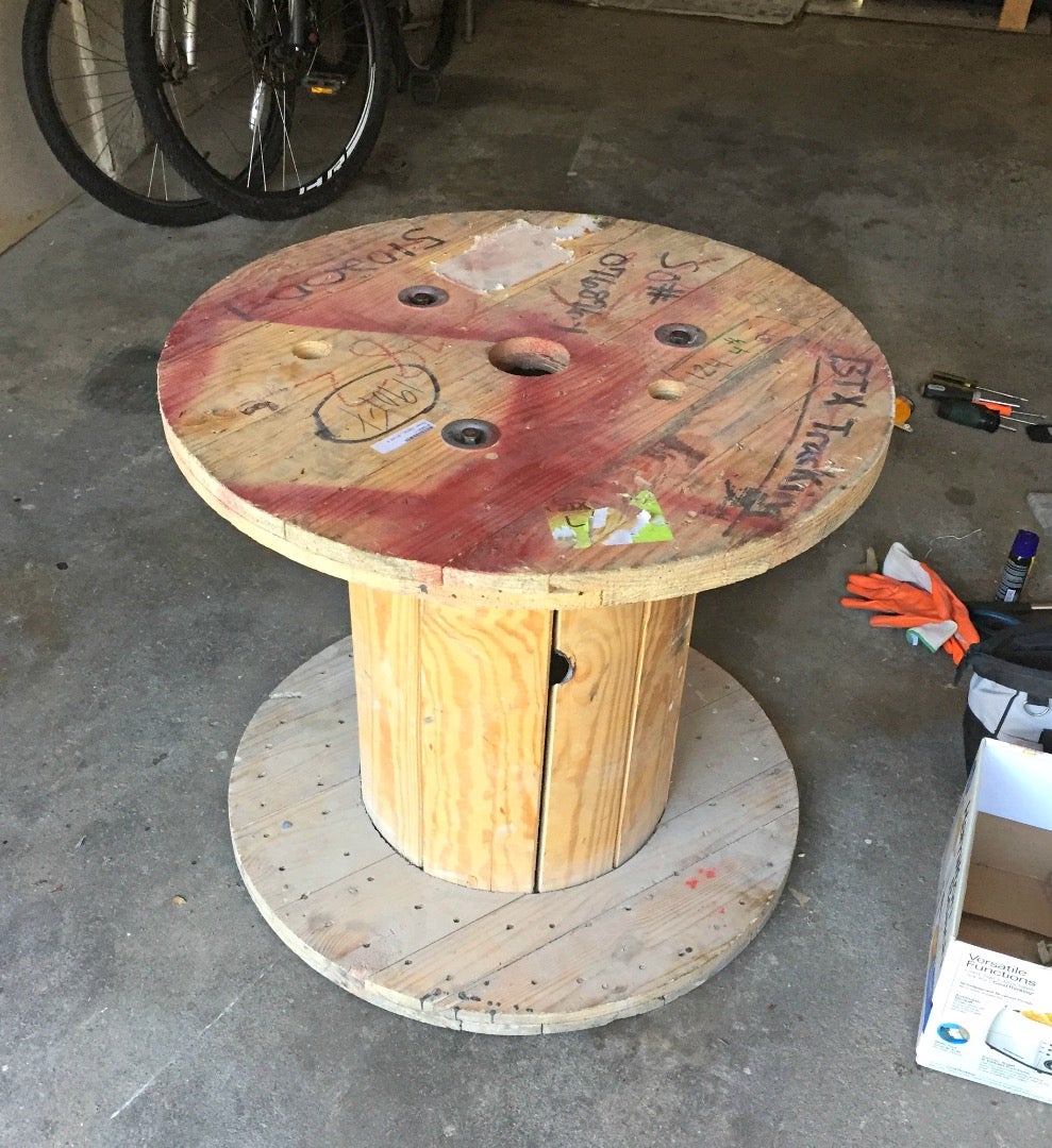 Turn a Cable Spool Into a Side Table / Dog&Cat Bed