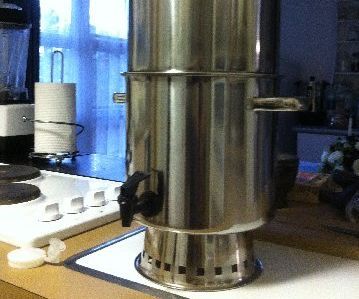 Make a household gravity water filter in 10 mins