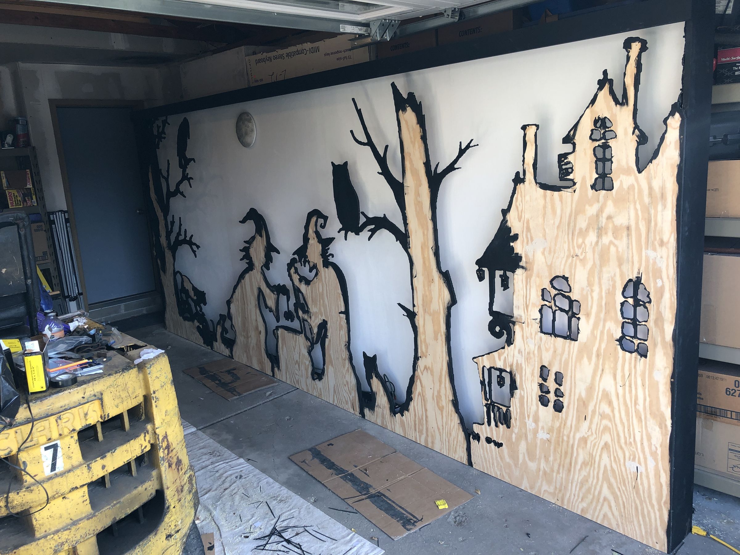 Halloween Silhouette for a Large Garage Door : 6 Steps (with Pictures ...