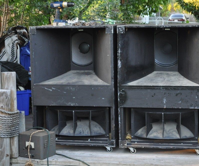 How to Refurbish a Big Pair of Stereo Speakers
