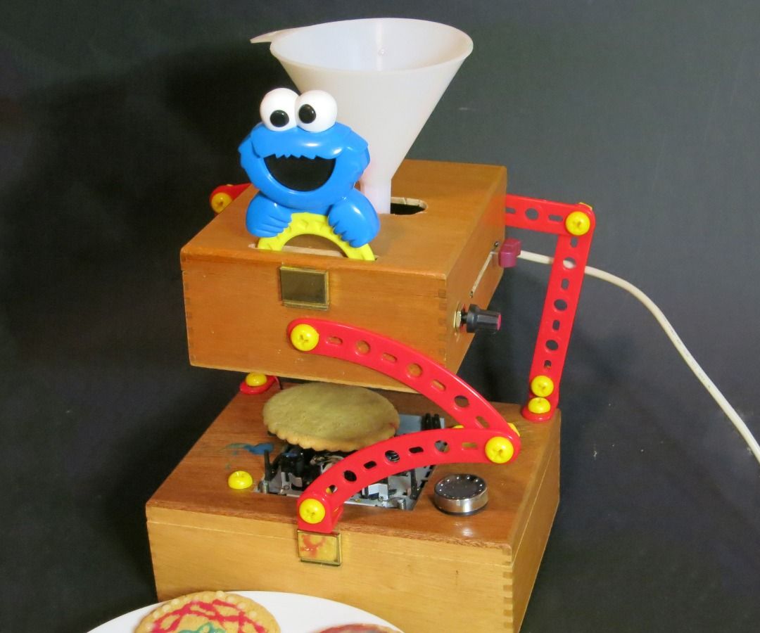 Cookie CNC Spirograph from Trash